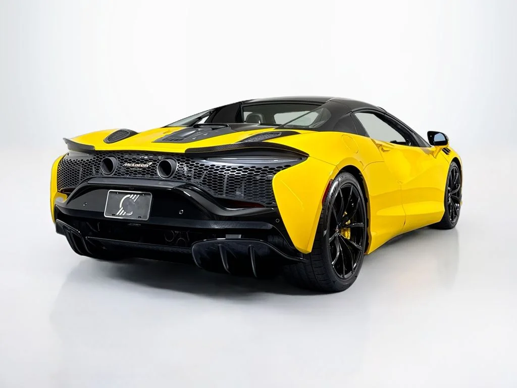 Used 2025 Volcano Yellow McLaren Performance image 5