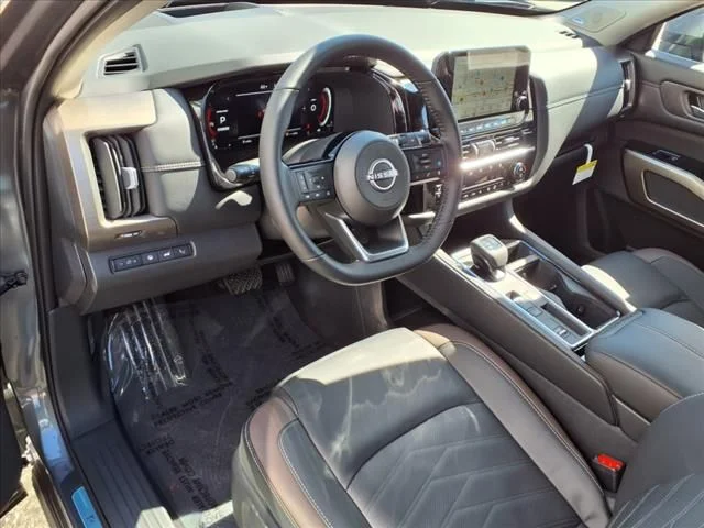 2025 Nissan Pathfinder Platinum - Photo 12