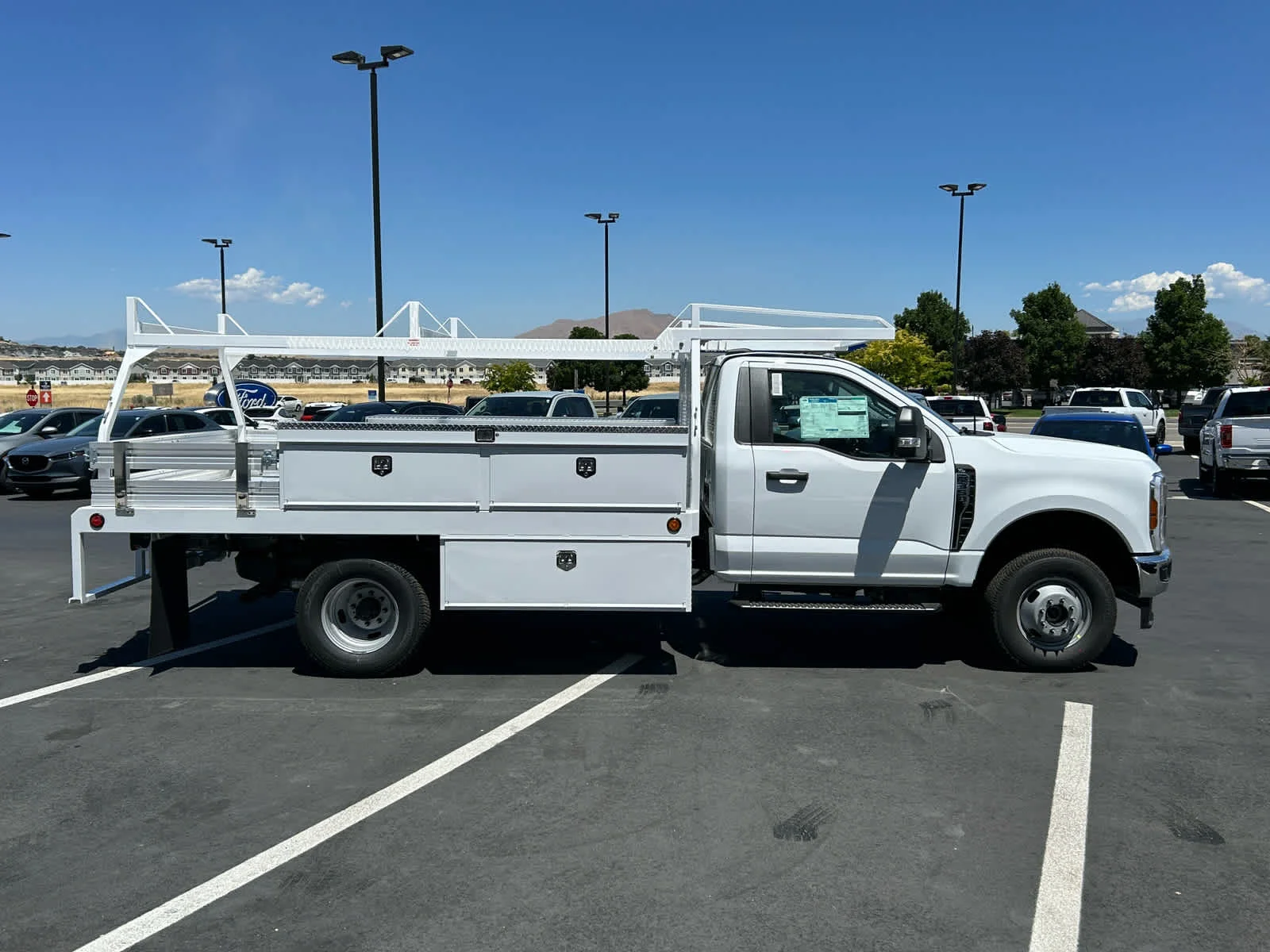 2025 Ford F-350 Super Duty Chassis Cab XL - Photo 6