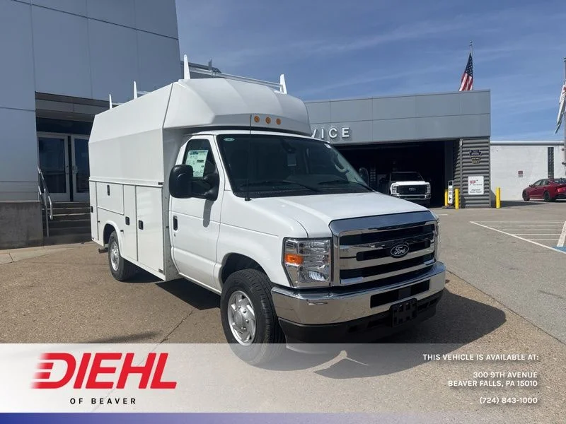 New 2026 Oxford White Ford E-350 SRW image 1