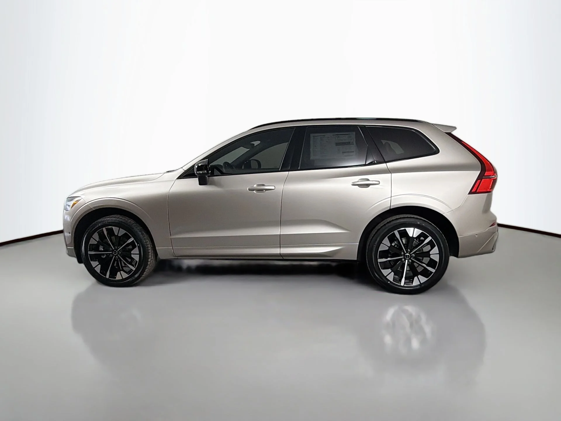 New 2026 Bright Dusk Volvo Plus image 8
