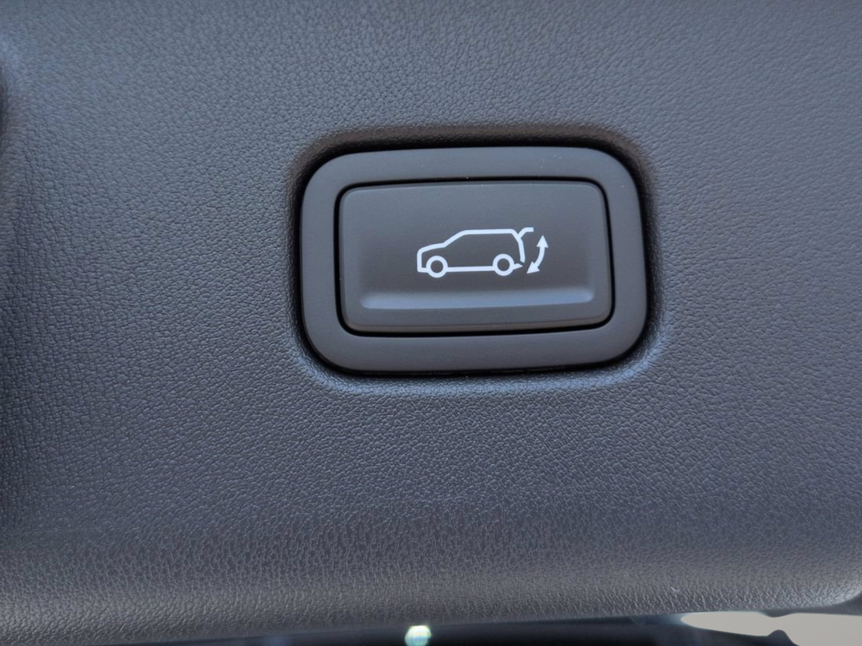 New 2027 Iceberg Green Kia X-Line S image 15
