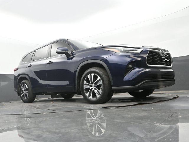 Used 2025 Blueprint Toyota XLE image 25