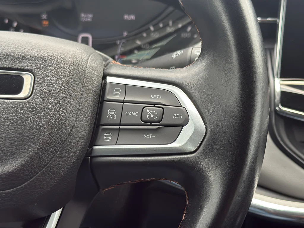 Used 2022 Red Jeep Limited image 18