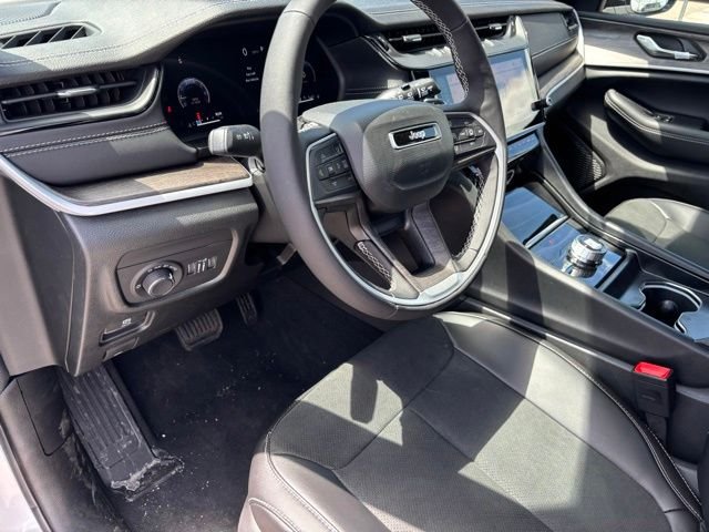 New 2026 Bright White Clear-Coat Exterior Paint Jeep Altitude image 12