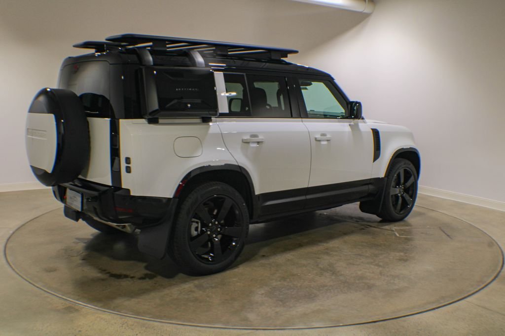 New 2026 Fuji White Land Rover X-Dynamic SE image 6