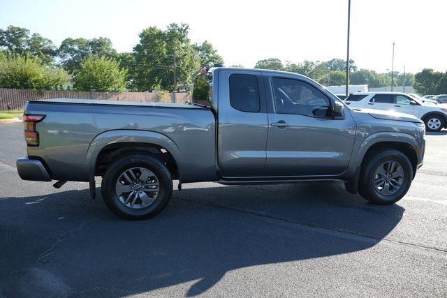 Used 2025 Gray Nissan SV image 9