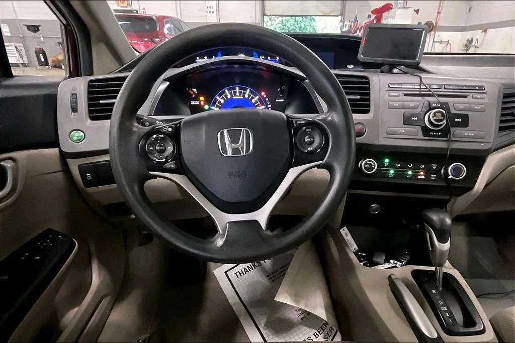 Used 2012 Red Honda LX image 4
