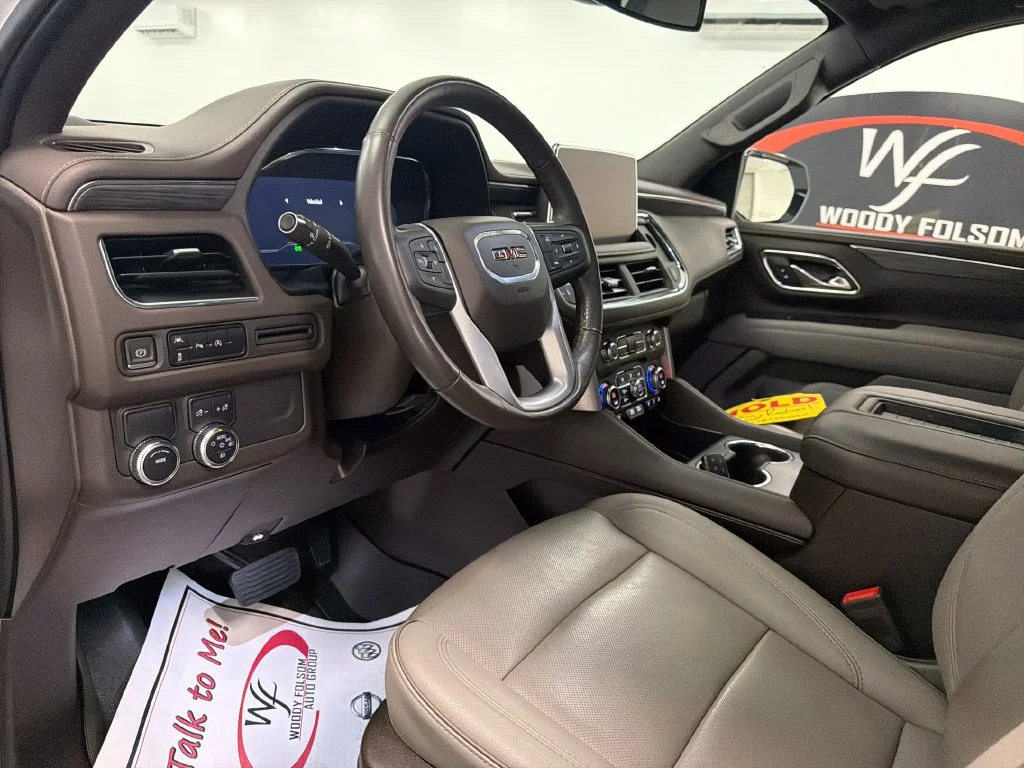 Used 2023 White GMC SLT image 13