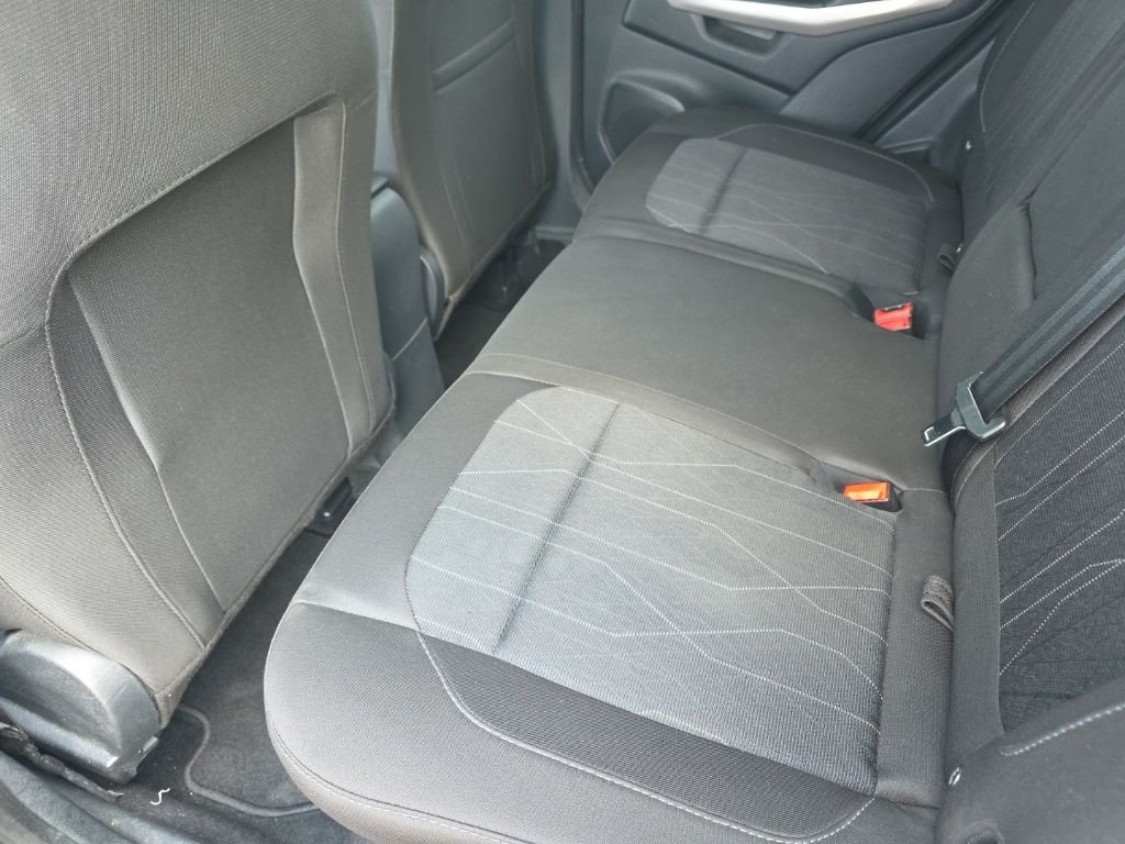 Used 2020  Ford SE image 12