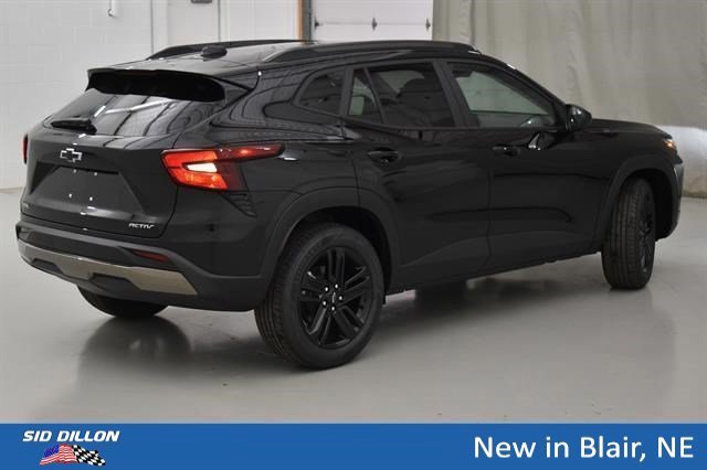New 2026 Mosaic Black Metallic Chevrolet ACTIV image 12