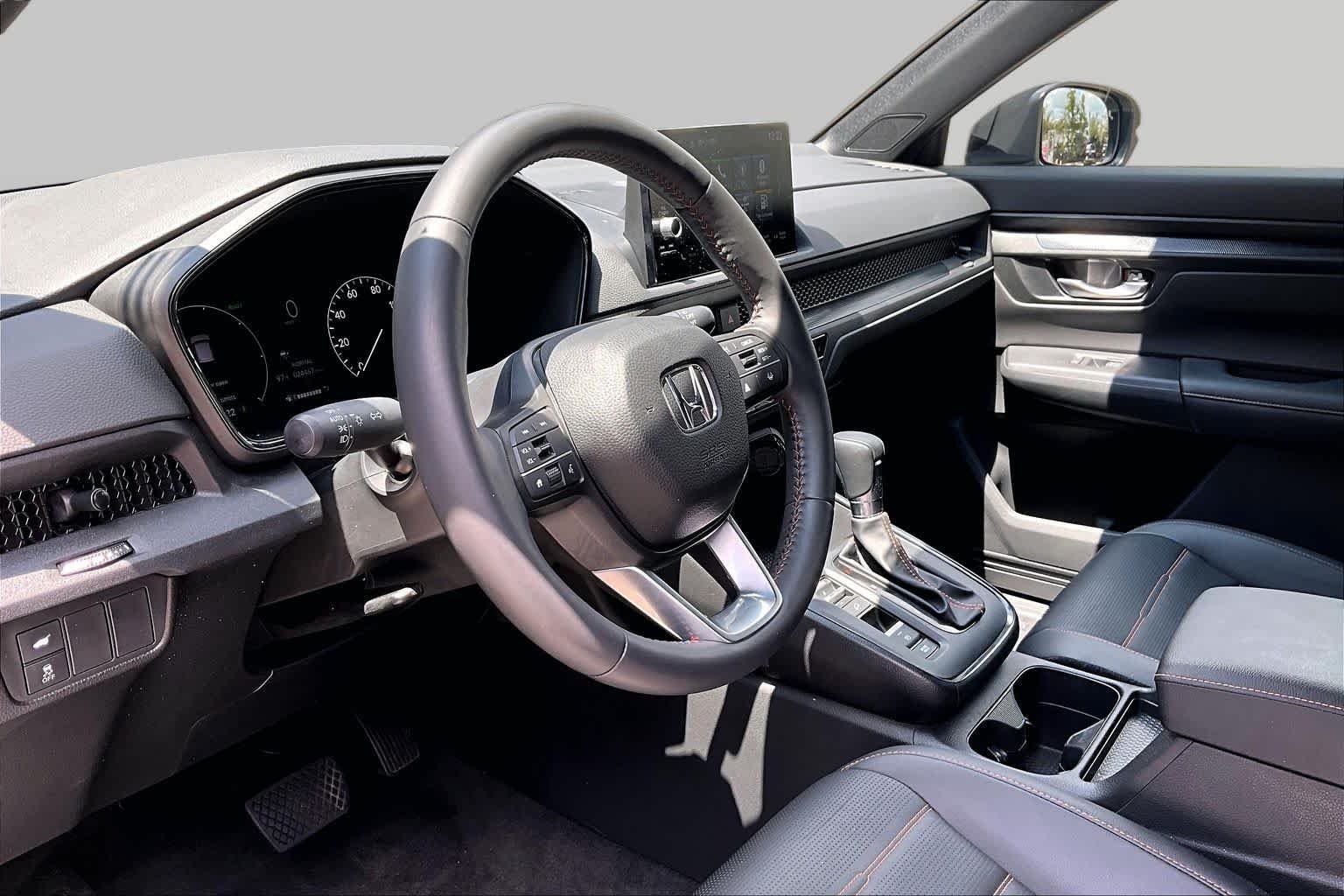 Used 2024 Lunar Silver Metallic Honda Sport-L image 17