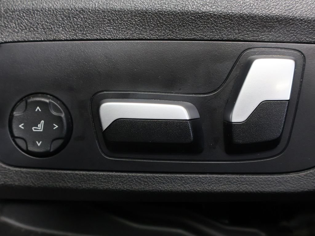 2023 BMW 3 Series 330i - Photo 31
