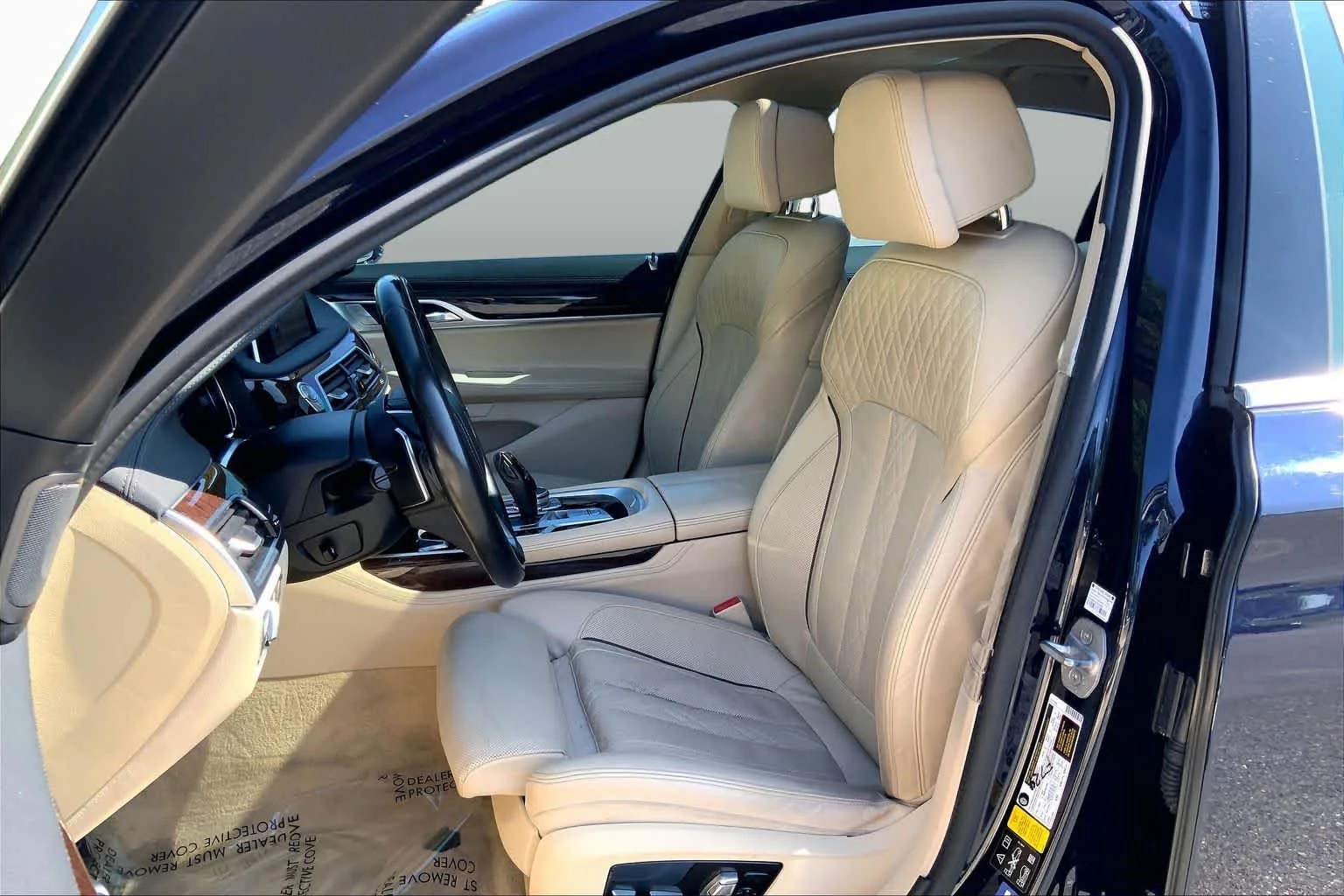 Used 2016 Imperial Blue Metallic BMW 750i xDrive image 9