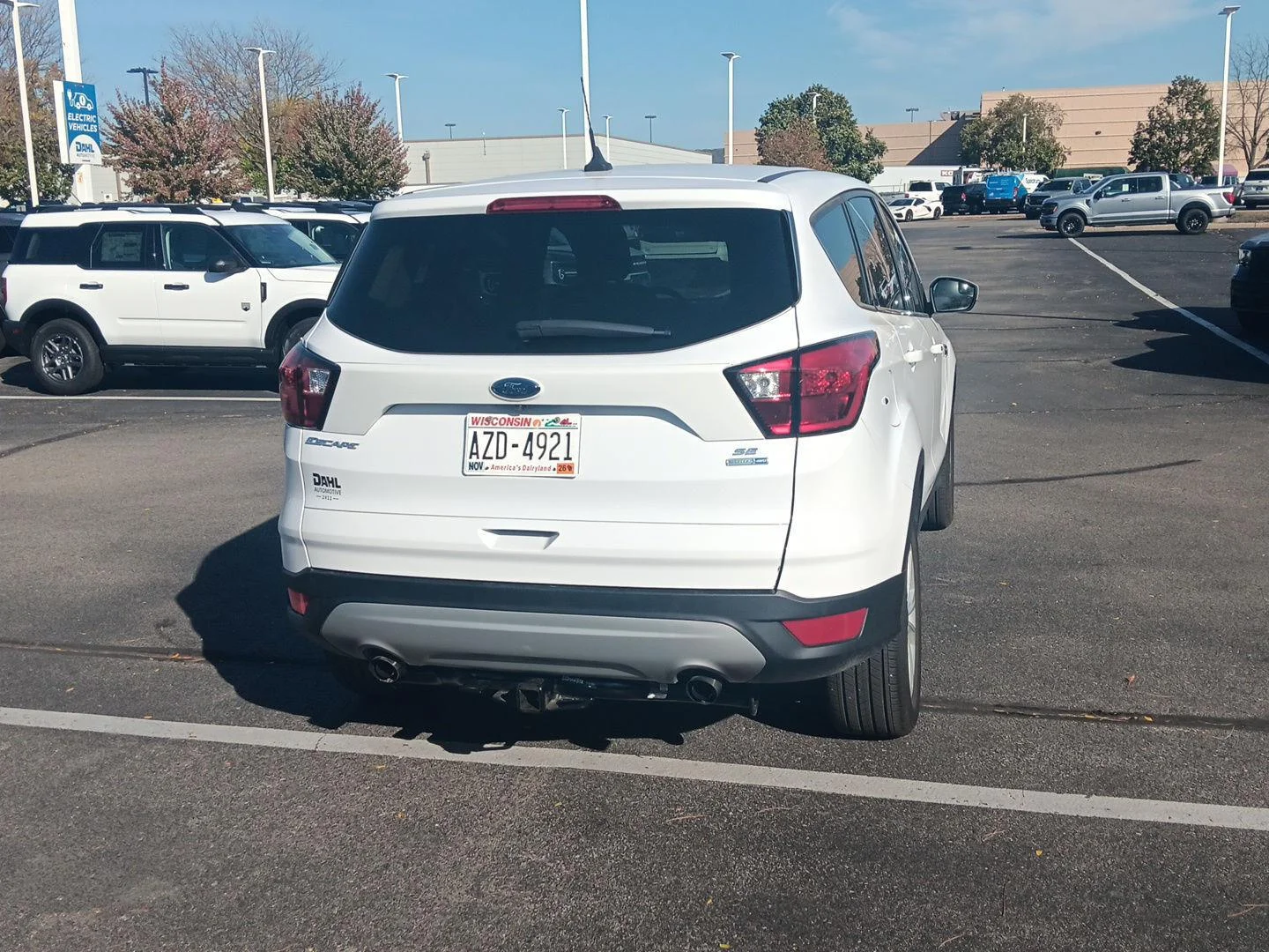 Used 2019 Oxford White Ford SE image 6