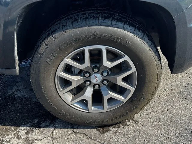 Used 2018 Gray GMC All Terrain image 9