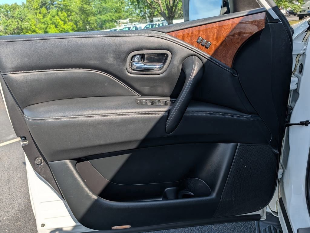 Used 2019 Moonstone White INFINITI LUXE image 25
