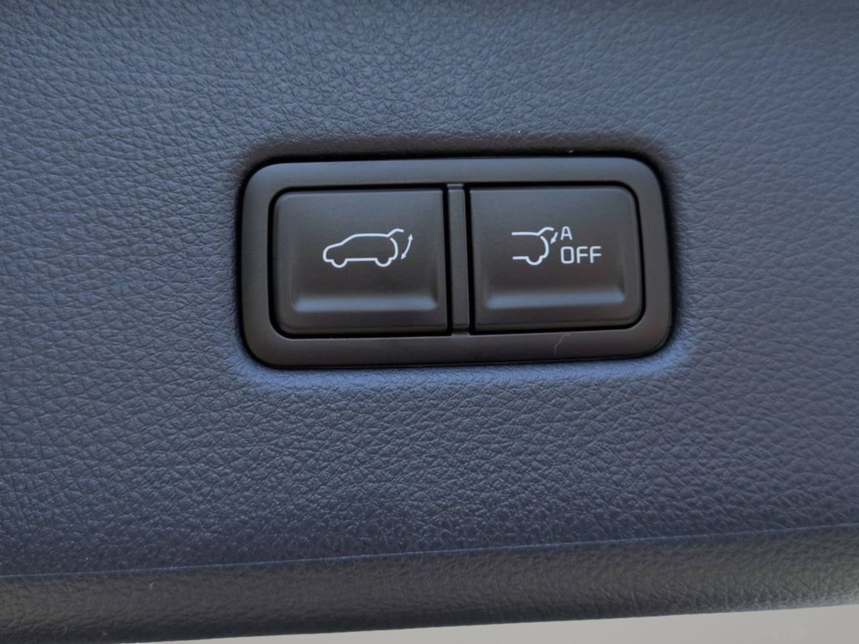 New 2026 Snow White Pearl Kia EX image 16