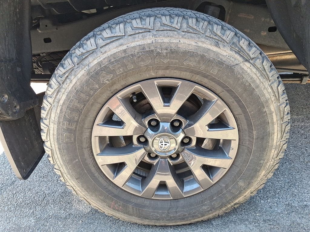 Used 2021 Silver Toyota SR5 image 7