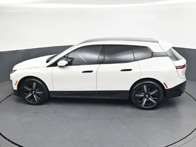 Certified Used 2024 White/off-white BMW xDrive50 image 26