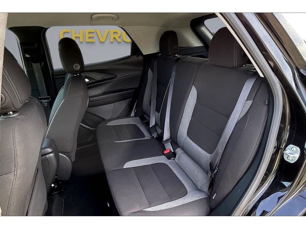 Used 2025 Mosaic Black Metallic Chevrolet LT image 17