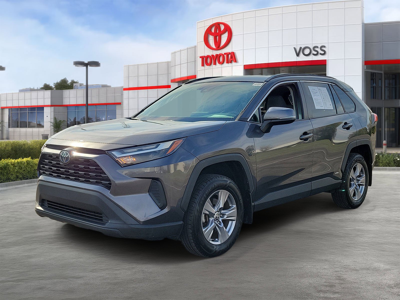 Certified Used 2022 Magnetic Gray Metallic Toyota XLE image 2