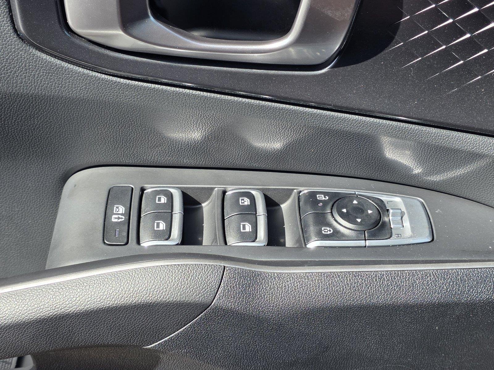 Used 2025 Wolf Gray Kia EX image 27