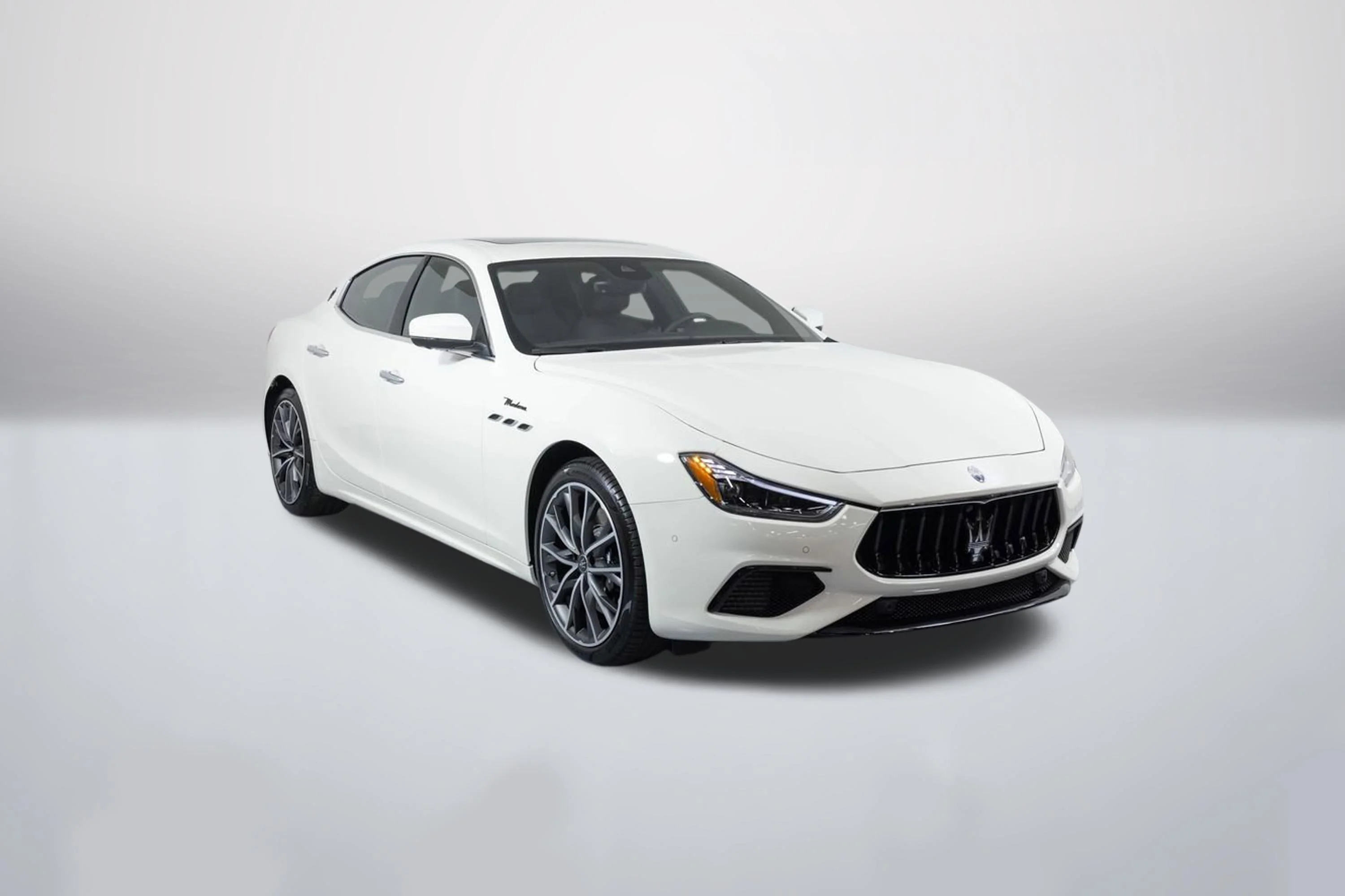 Used 2023 White Maserati Modena image 1