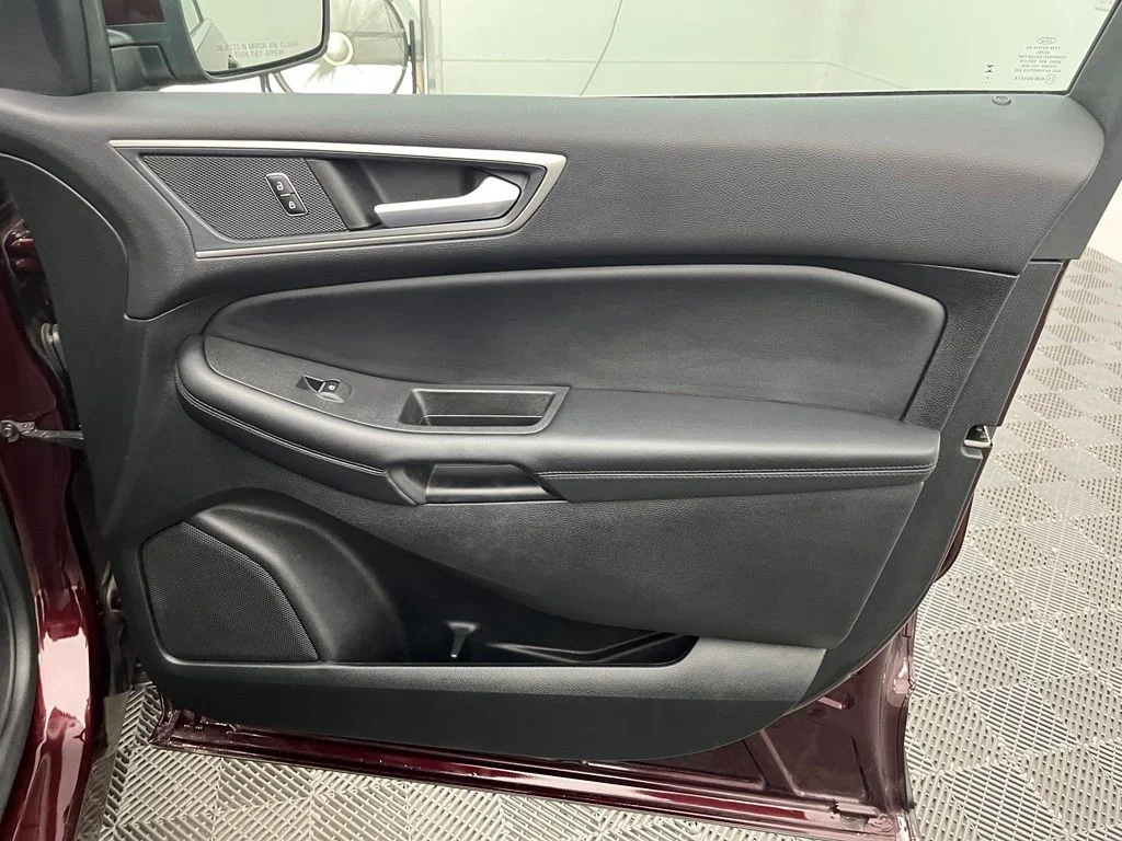 Used 2023 Red Ford SEL image 31