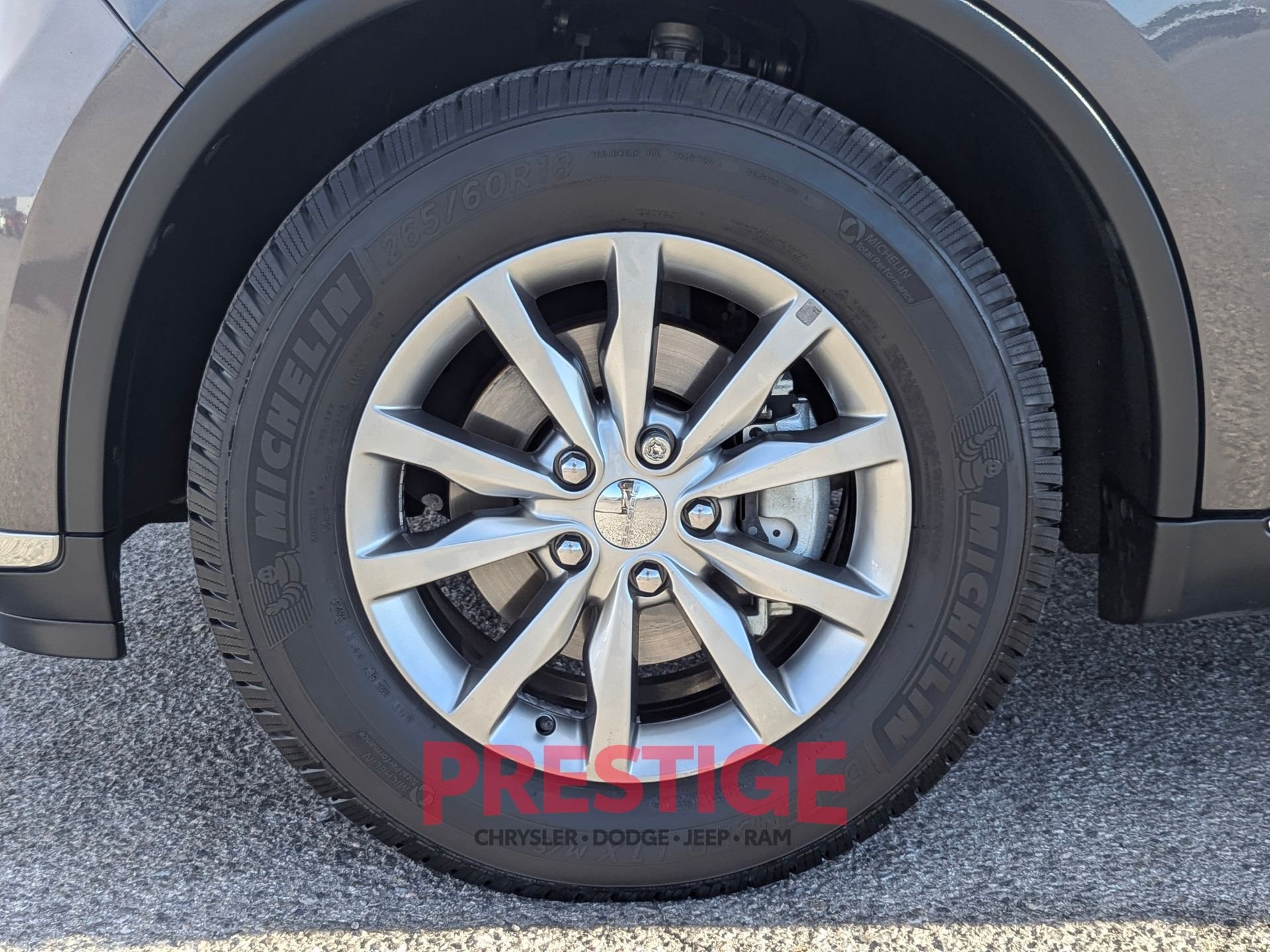 Used 2018 Gray Dodge SXT image 11