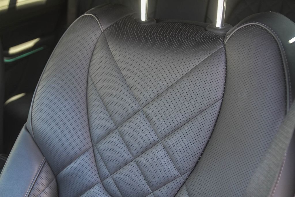 Used 2023 Black Sapphire Metallic BMW sDrive40i image 22
