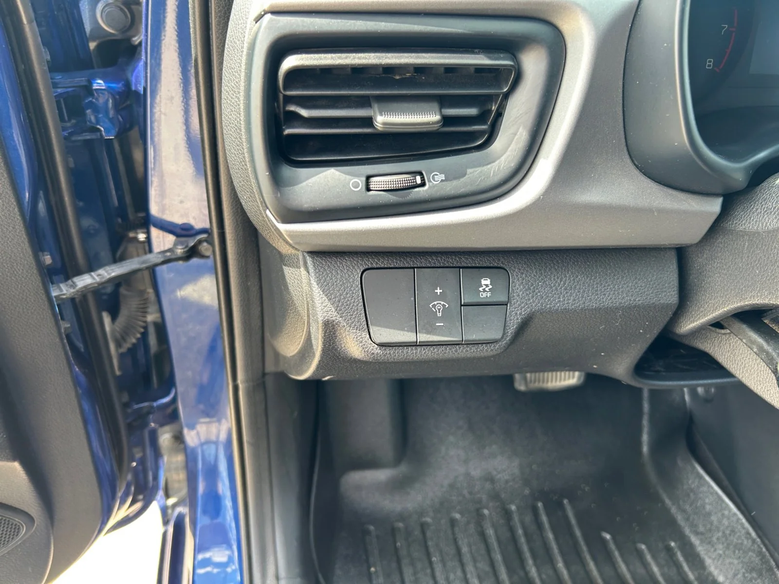 Used 2019 Blue Kia LX image 14