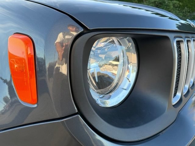 Used 2023 Graphite Gray Jeep Latitude image 10