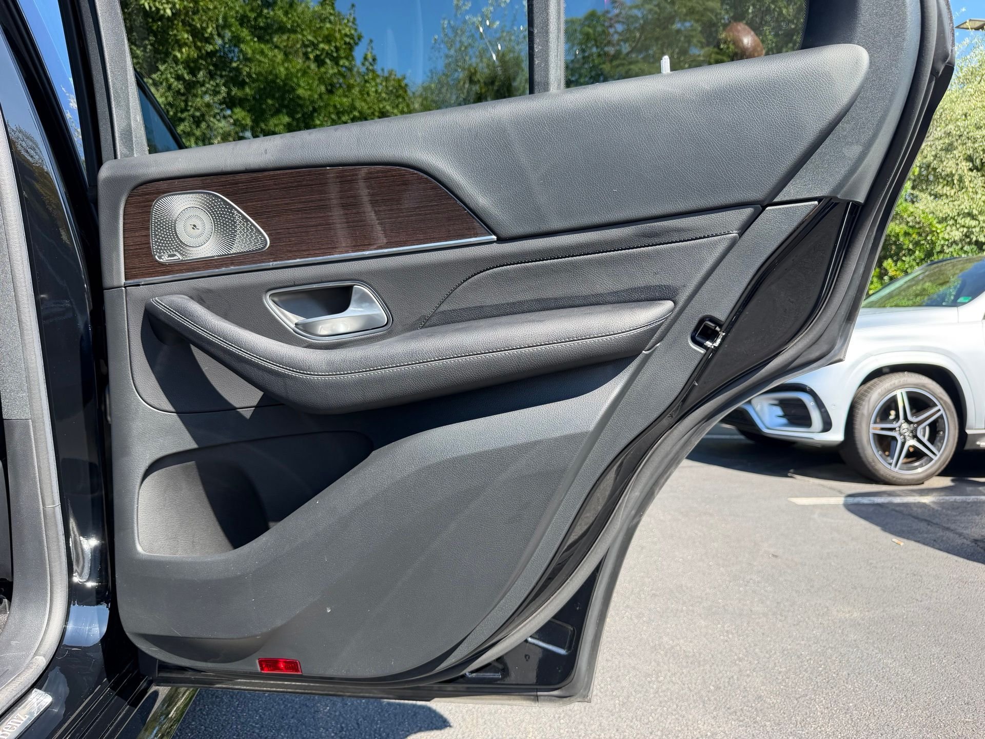 Certified Used 2025 Black Mercedes-Benz GLE 450e image 26
