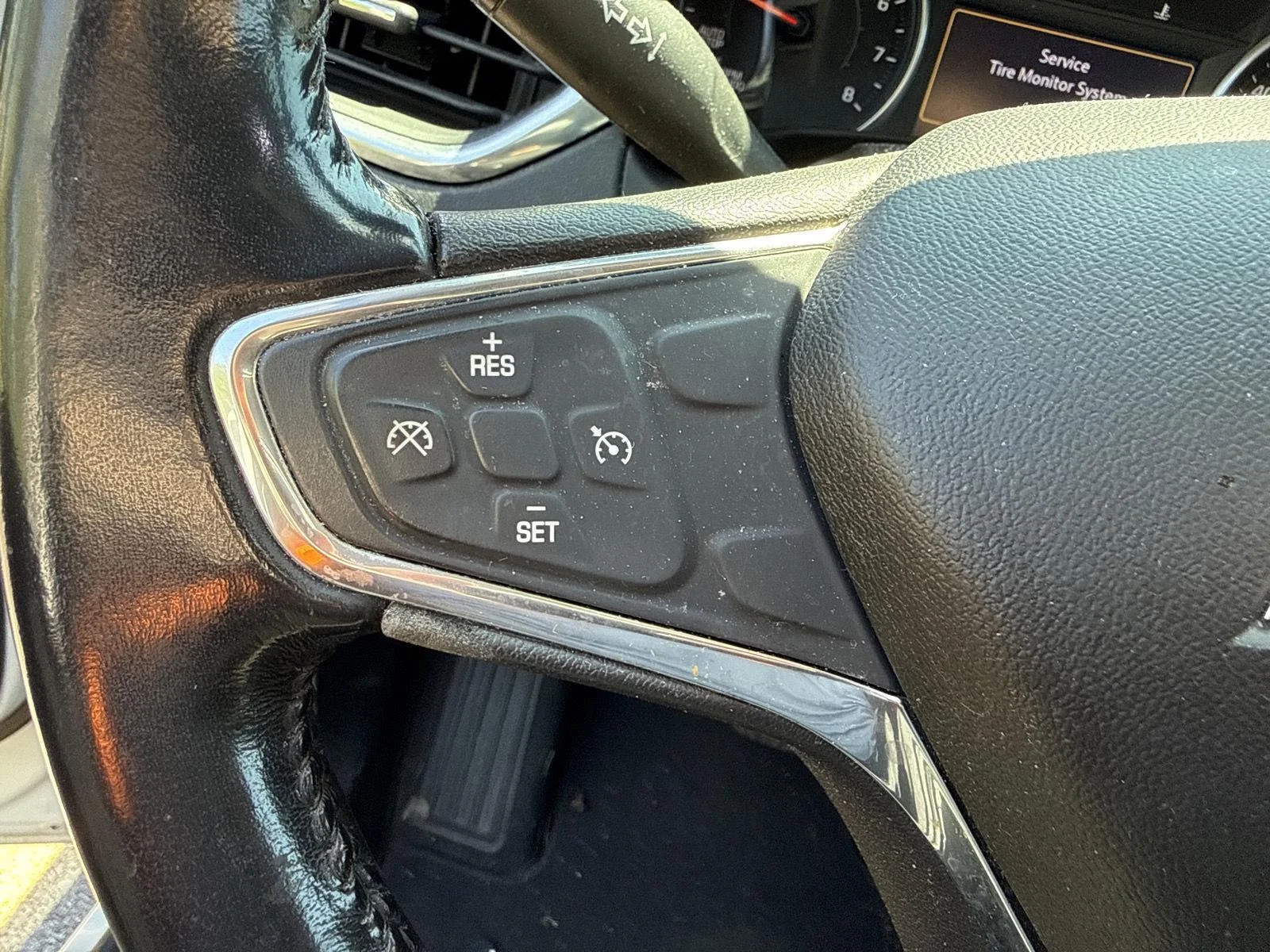 Used 2019 Iridescent Pearl Tricoat Chevrolet LT image 11