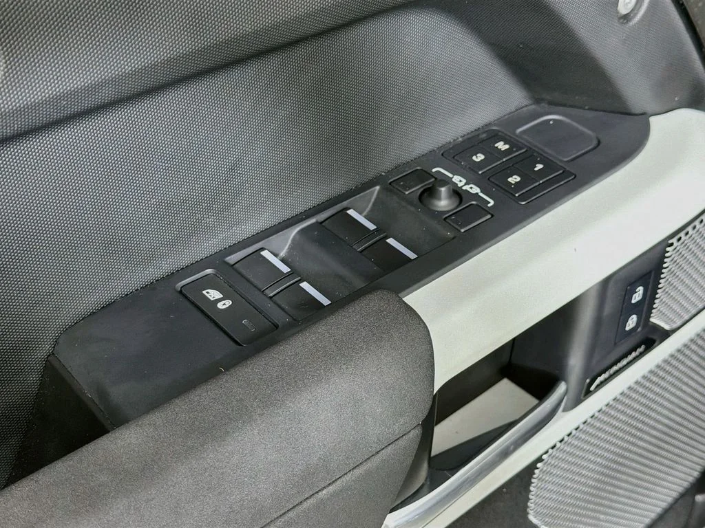 Certified Used 2023 Black Land Rover S image 18