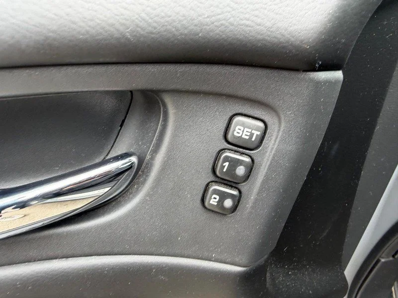 Used 2023 Gray Nissan Platinum image 19