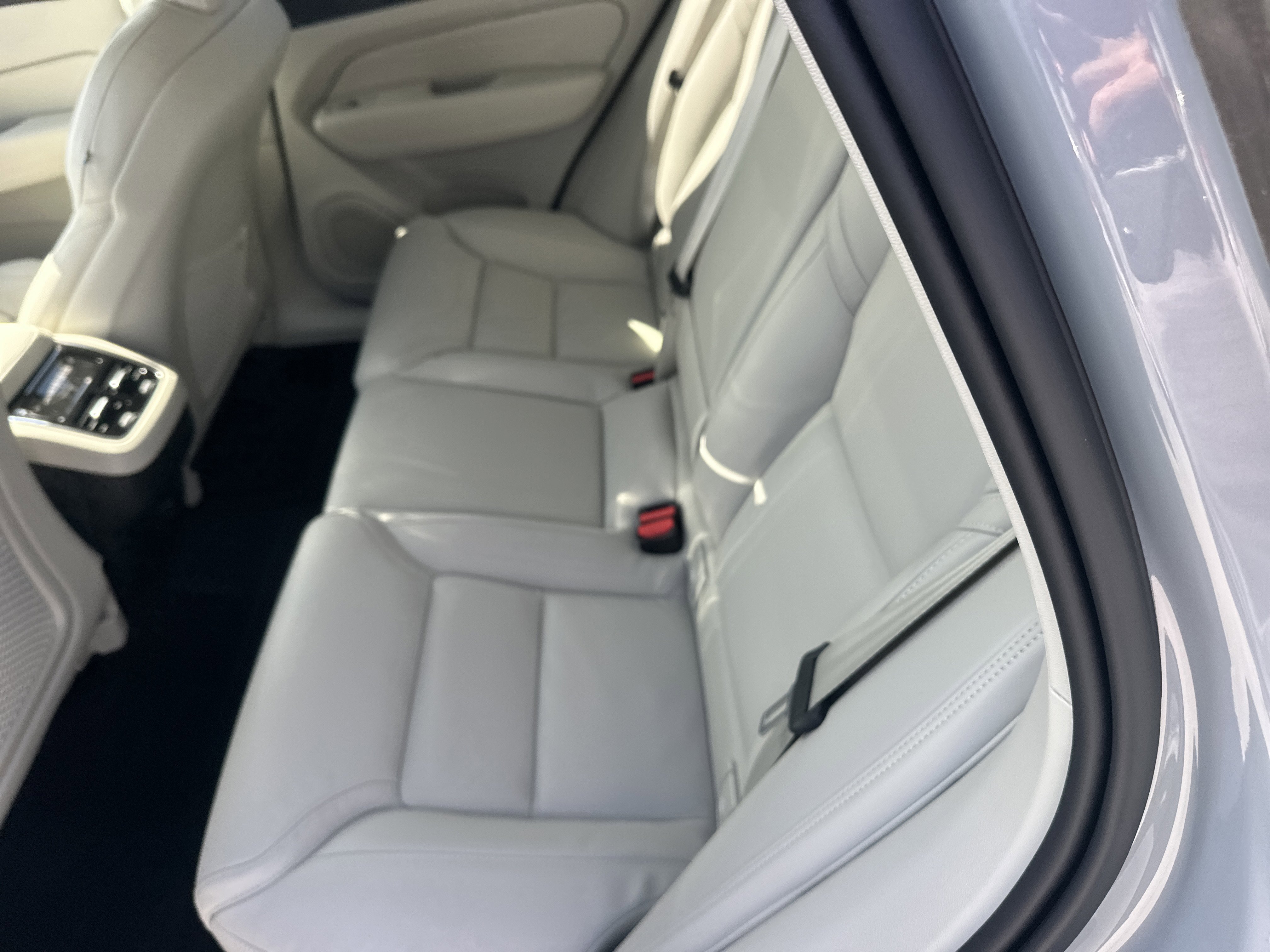 New 2026  Volvo Ultra image 14