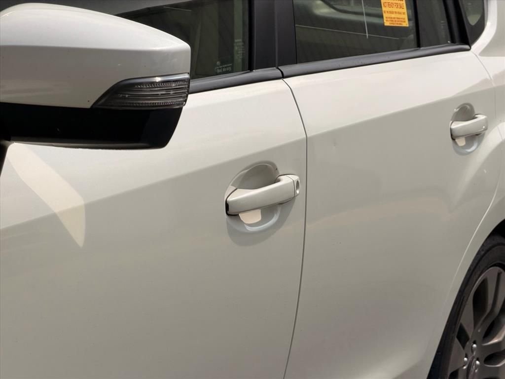 Used 2015 White Subaru 2.0i Sport Premium image 7