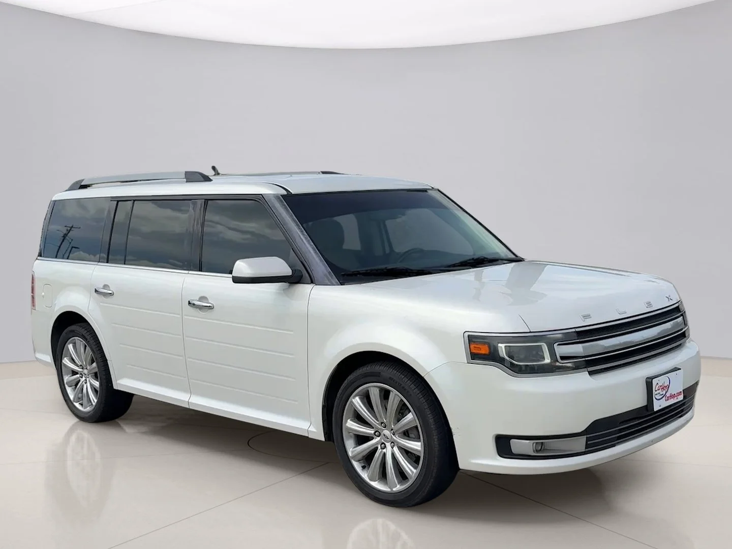 Used 2013 White Ford LIMITED image 8