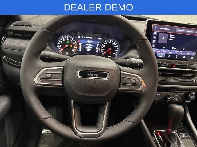 New 2026 White Jeep Latitude image 13