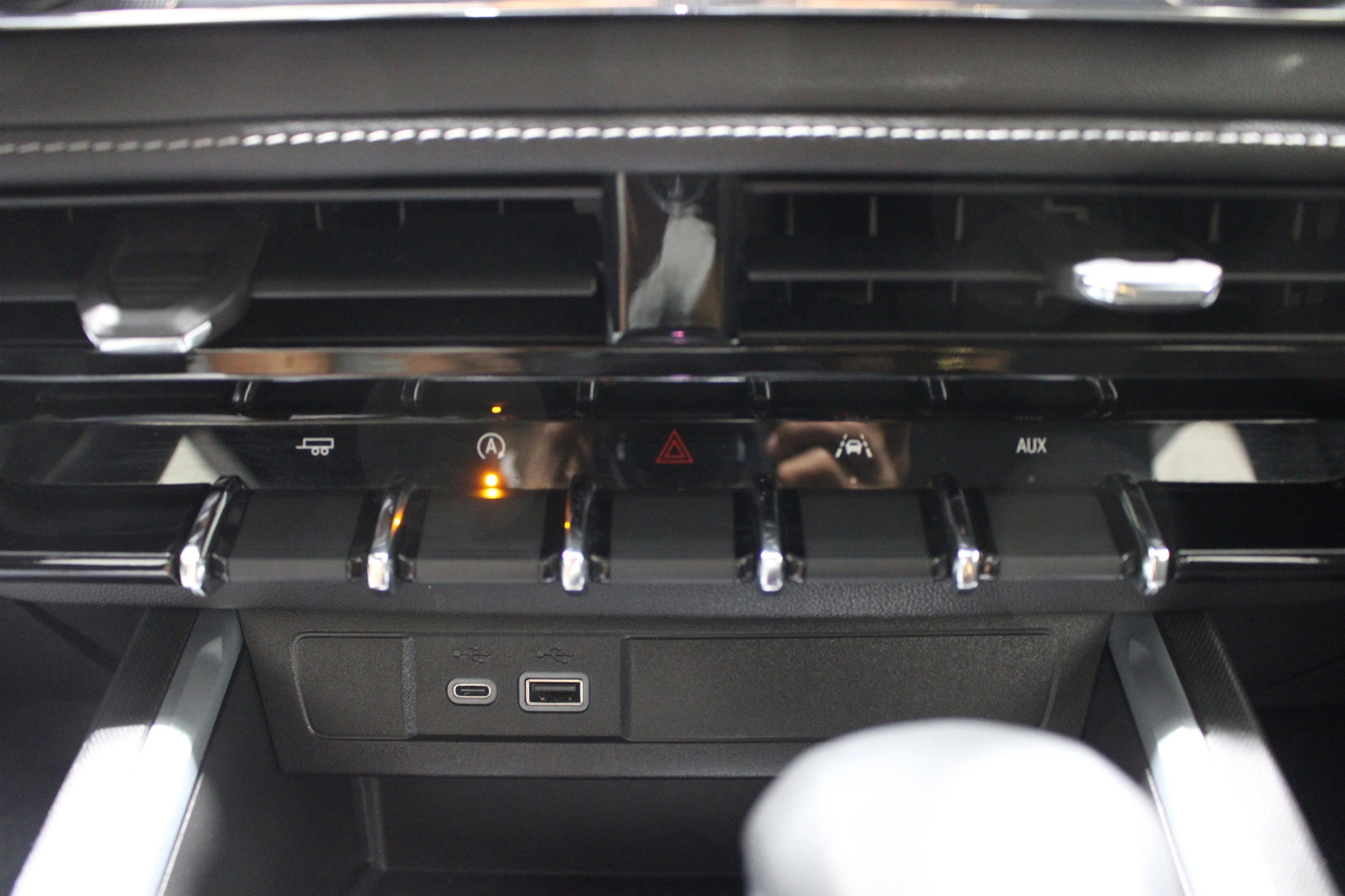 2023 Chevrolet Colorado LT - Photo 18