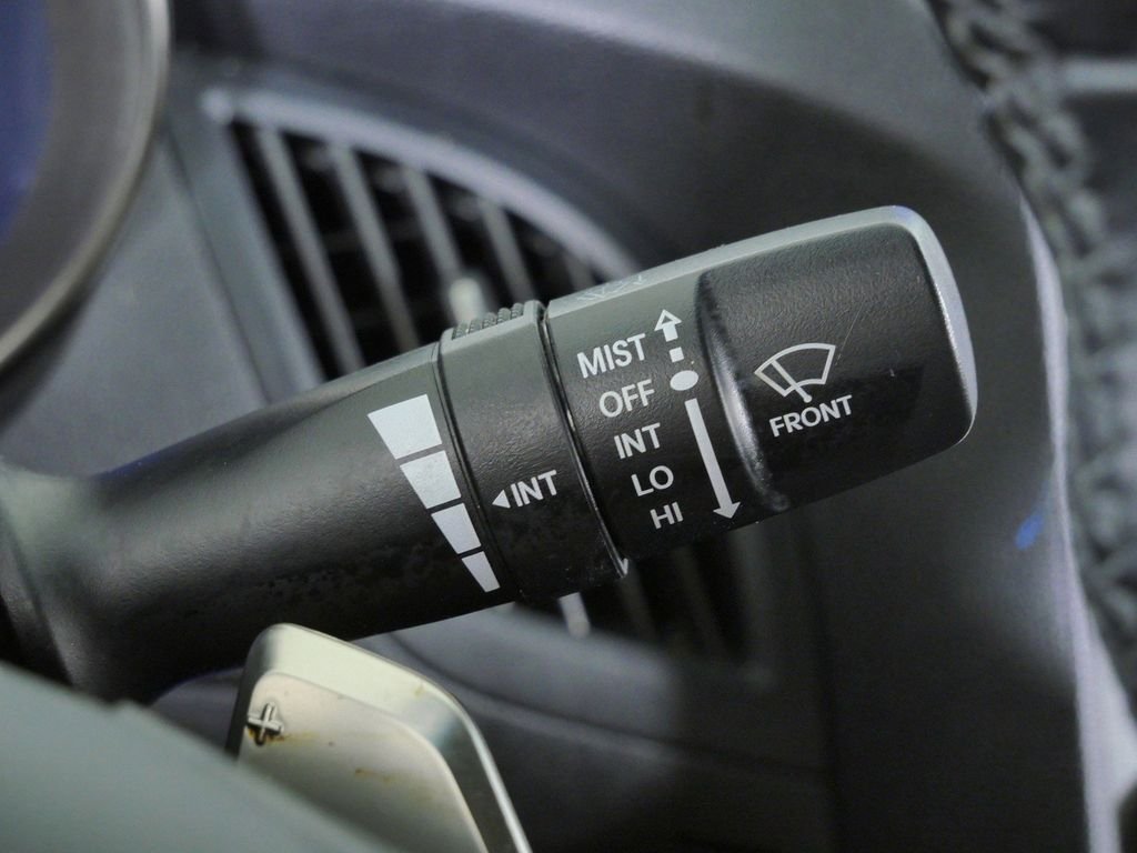 Used 2015 Black Hyundai 3.8 image 46