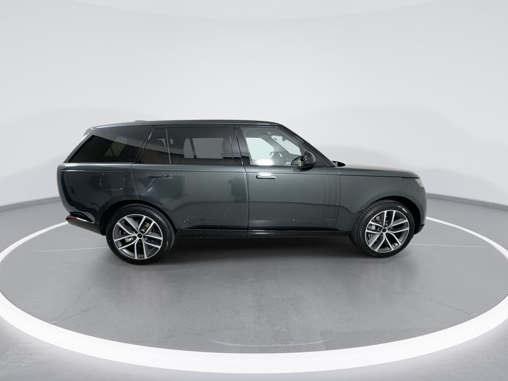 New 2026 Belgravia Green Land Rover SE LWB image 9