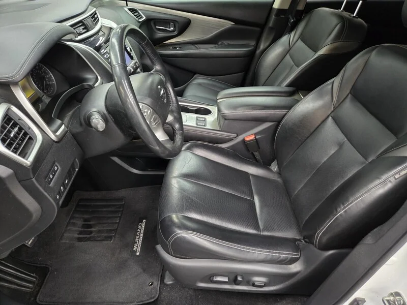 Used 2018 Pearl White Nissan SL image 7