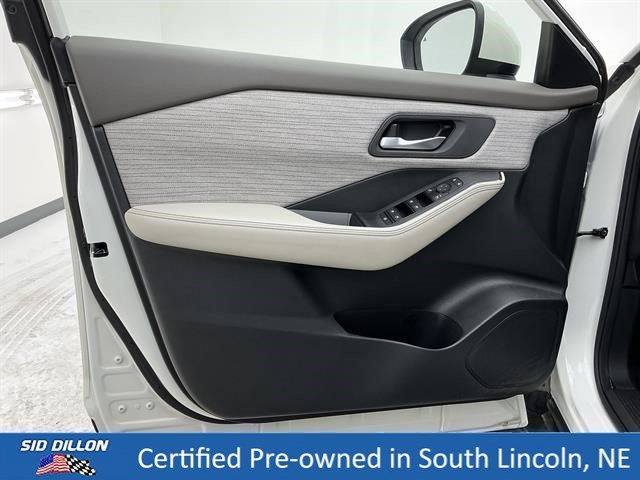 Certified Used 2023 Pearl White Tricoat Nissan SV image 16