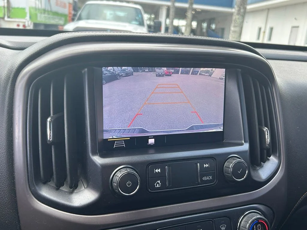 Used 2021 Summit White GMC AT4 w/Leather image 14
