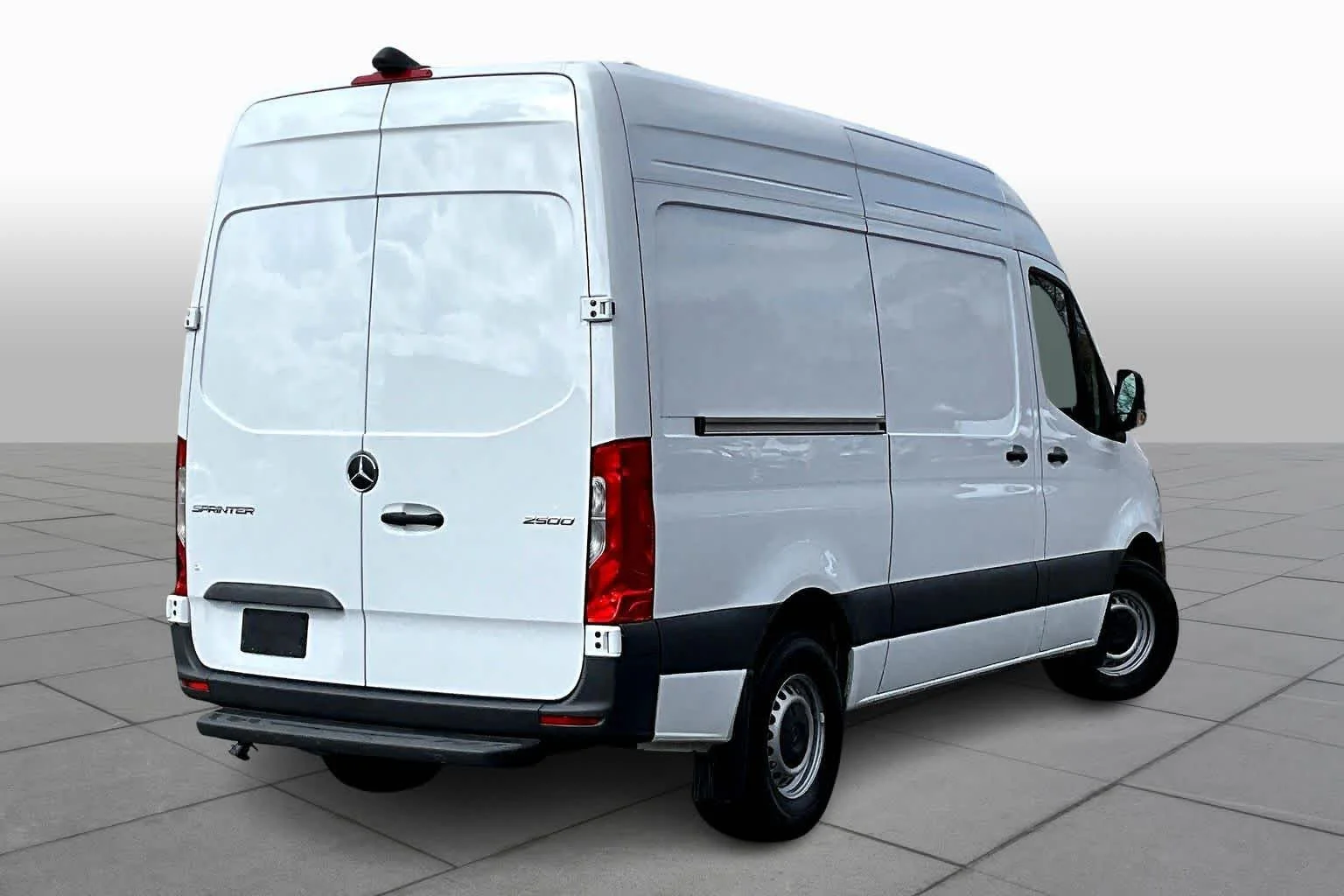 Used 2025 Arctic White Mercedes-Benz  image 13