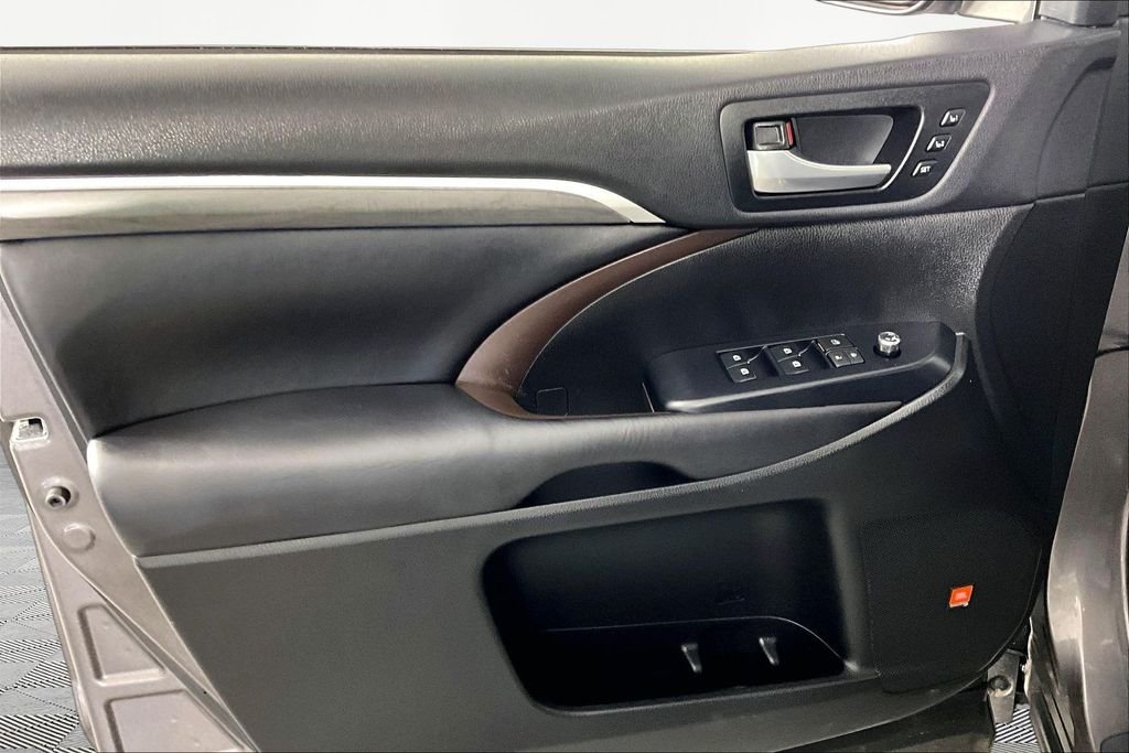 Certified Used 2019 Gray Toyota Limited image 18