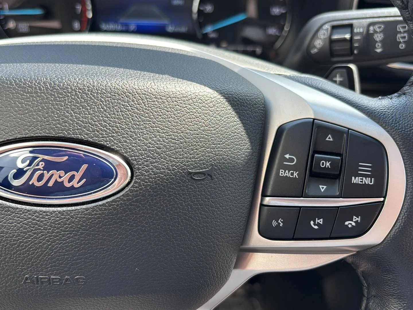 Used 2020 Star White Metallic Tri-Coat Ford Limited image 19